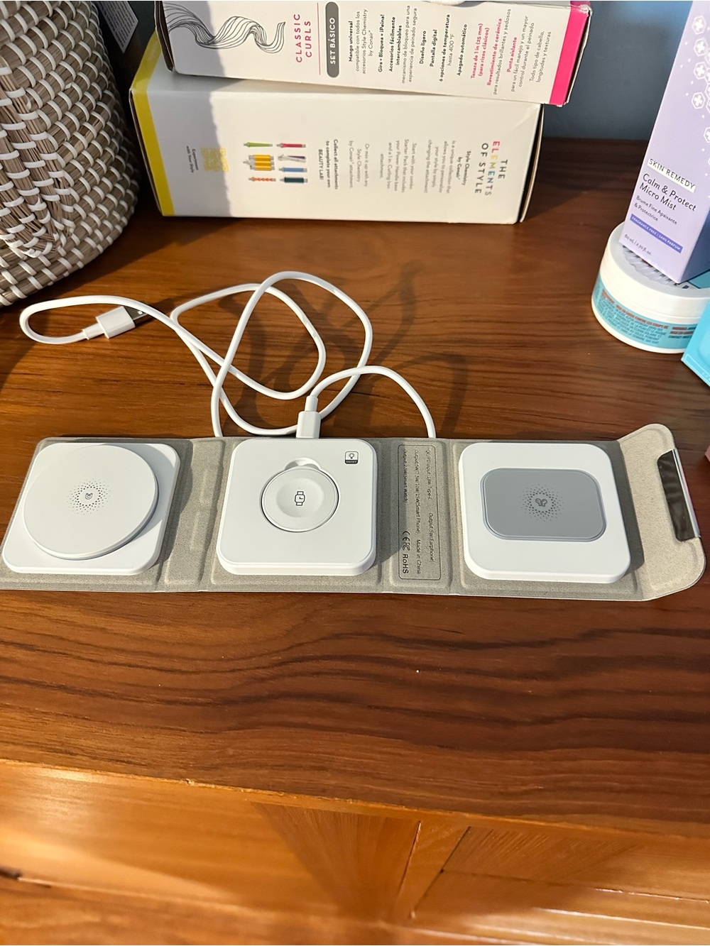Apple products multi charger for travel